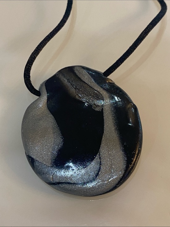 Jewelry - Big pendant necklace